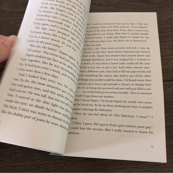 The Selection Series: The Selection by: Kiera Cass paperback book - Picture 3 of 4